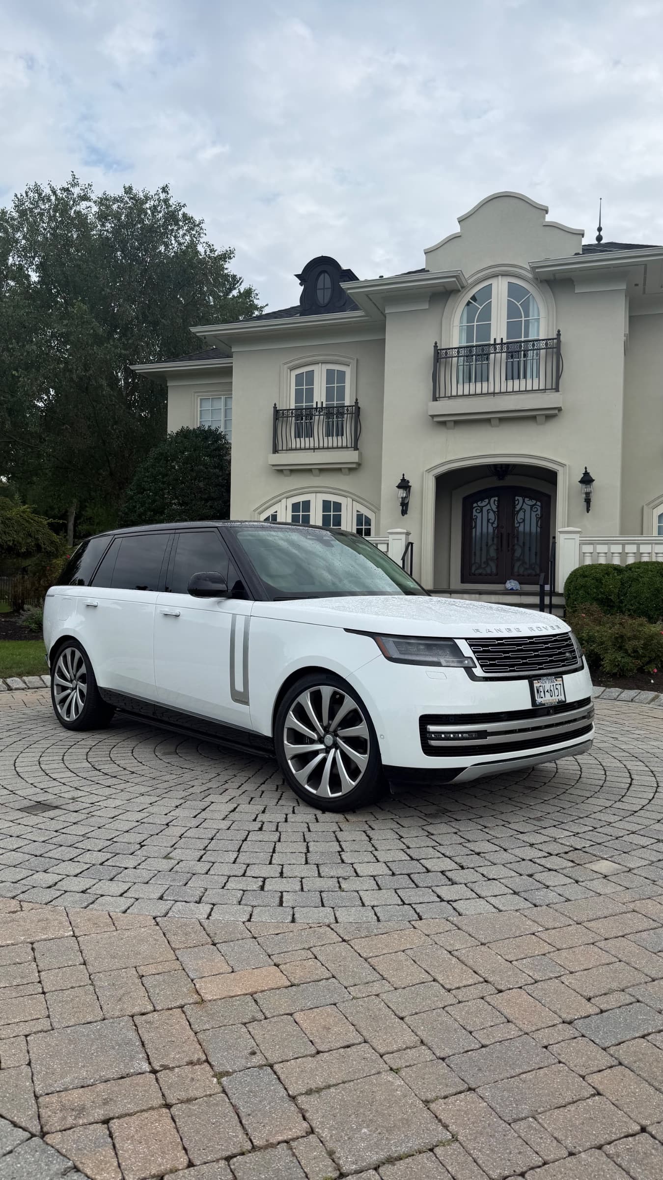 2023 Land Rover Range Rover LWB - Image 1